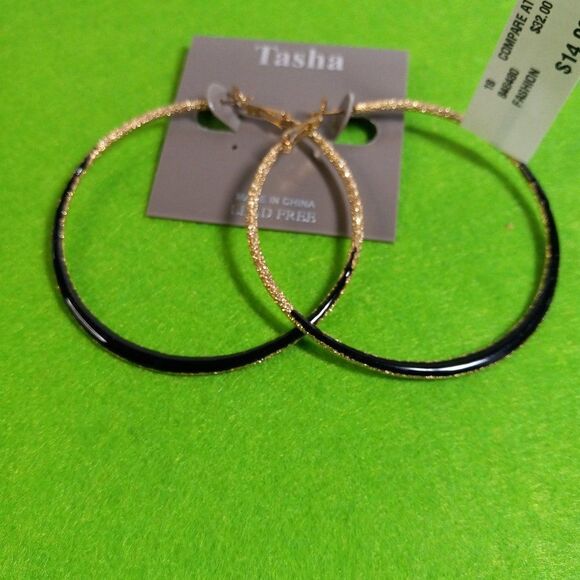 NWT Tasha Large Hoop Earrings - Picture 1 of 5